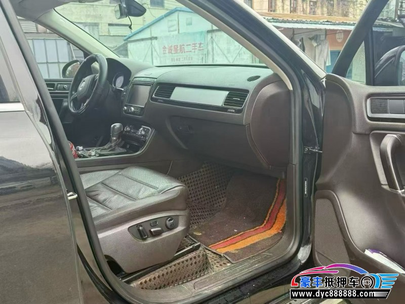 18年大众途锐轿车抵押车出售