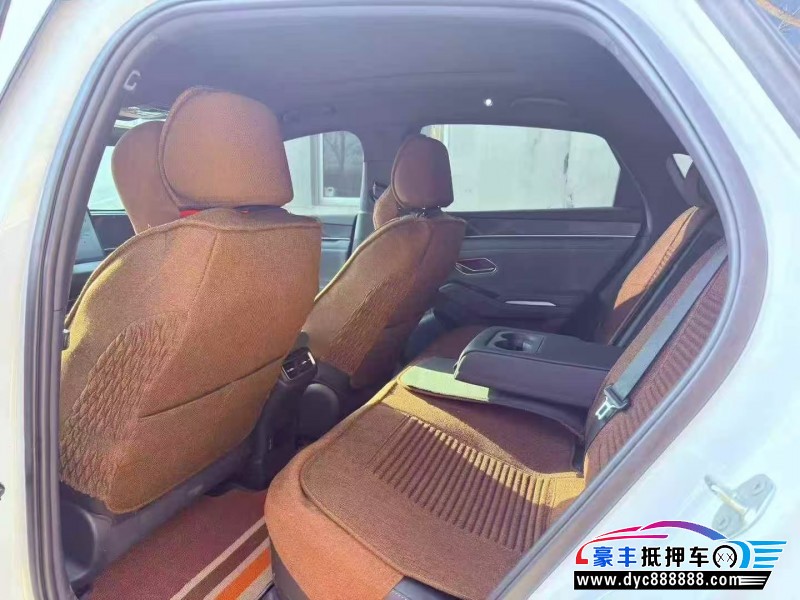 25年比亚迪秦轿车抵押车出售