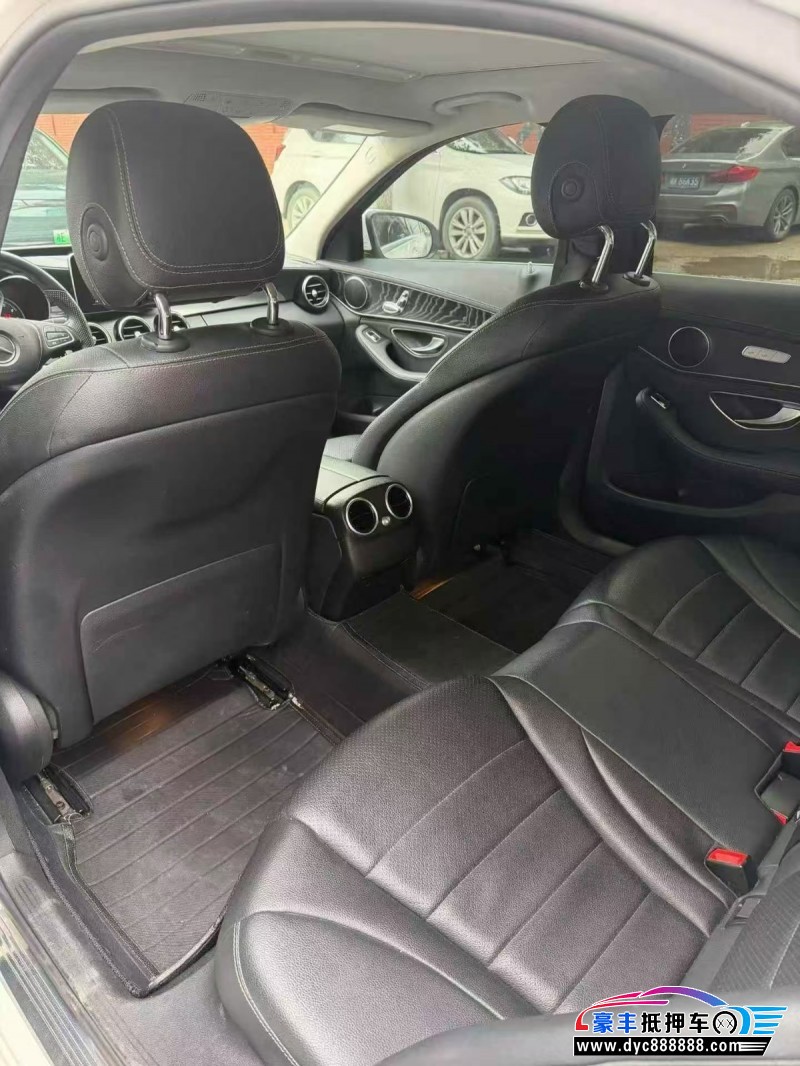 17年奔驰C轿车抵押车出售