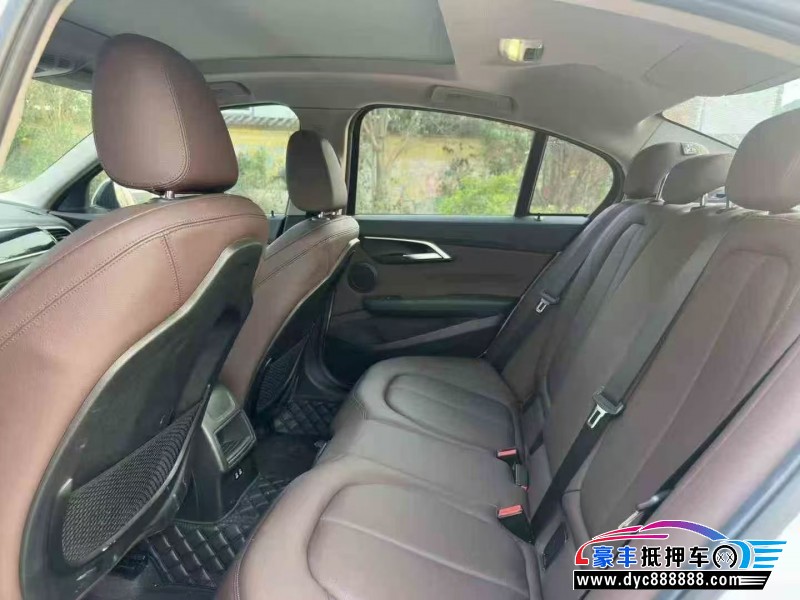 19年宝马1系轿车抵押车出售