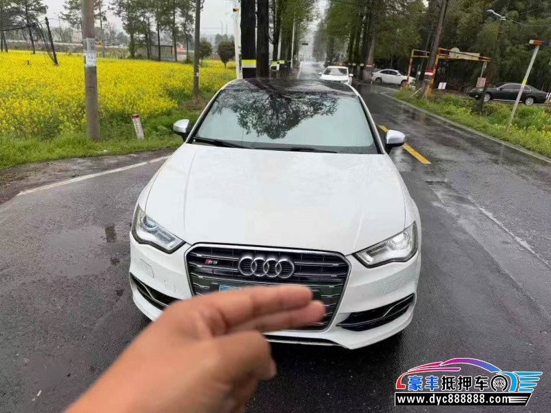 16年奥迪S3轿车抵押车出售