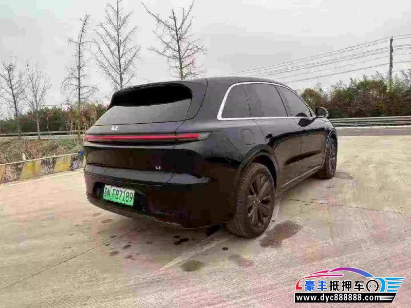 26年理想L6轿车抵押车出售