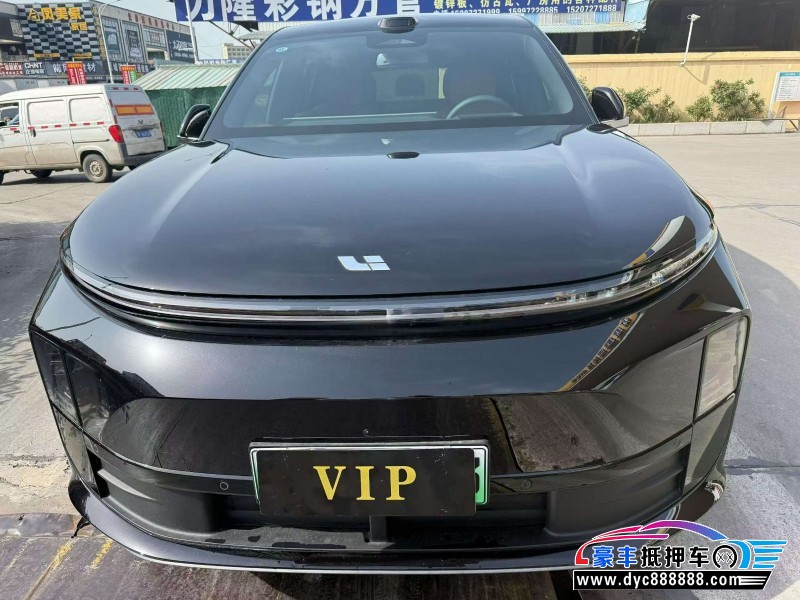 抵押车出售26年理想L6轿车