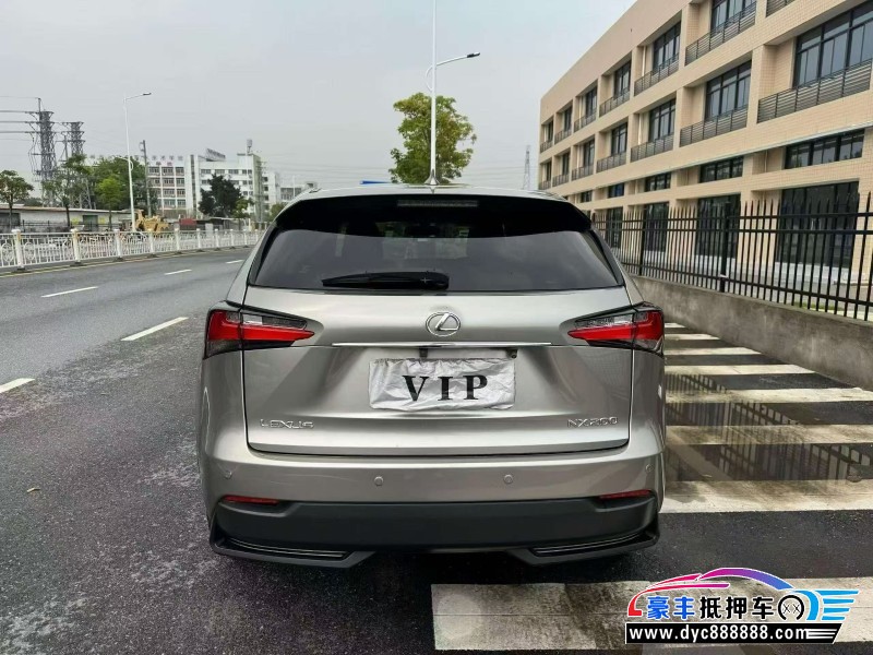 15年雷克萨斯NX轿车抵押车出售