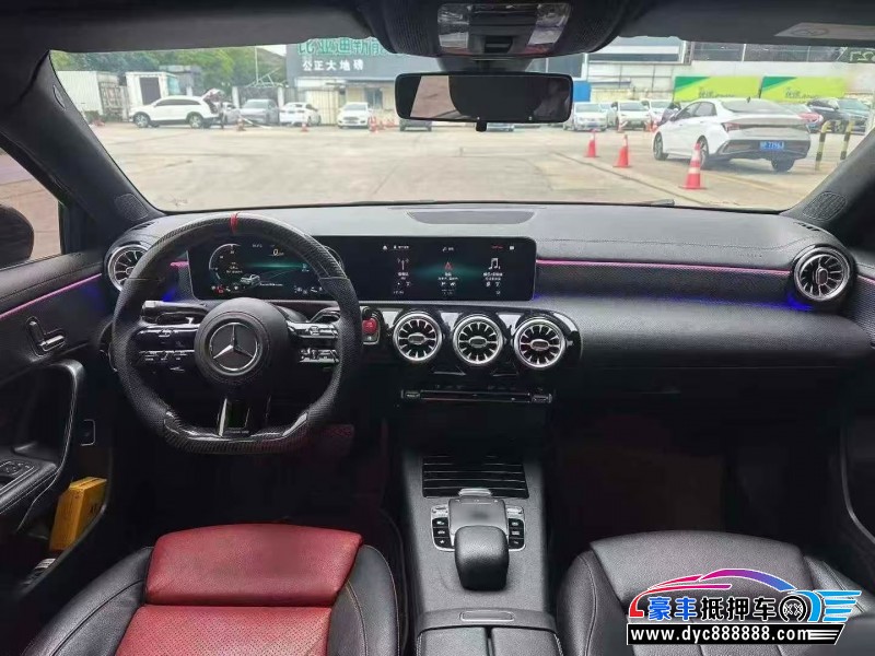 19年奔驰A轿车抵押车出售