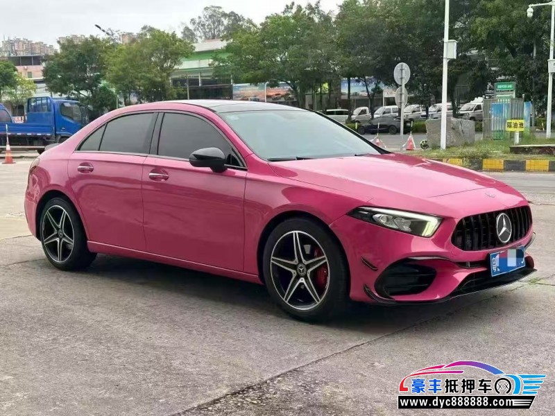 19年奔驰A轿车抵押车出售