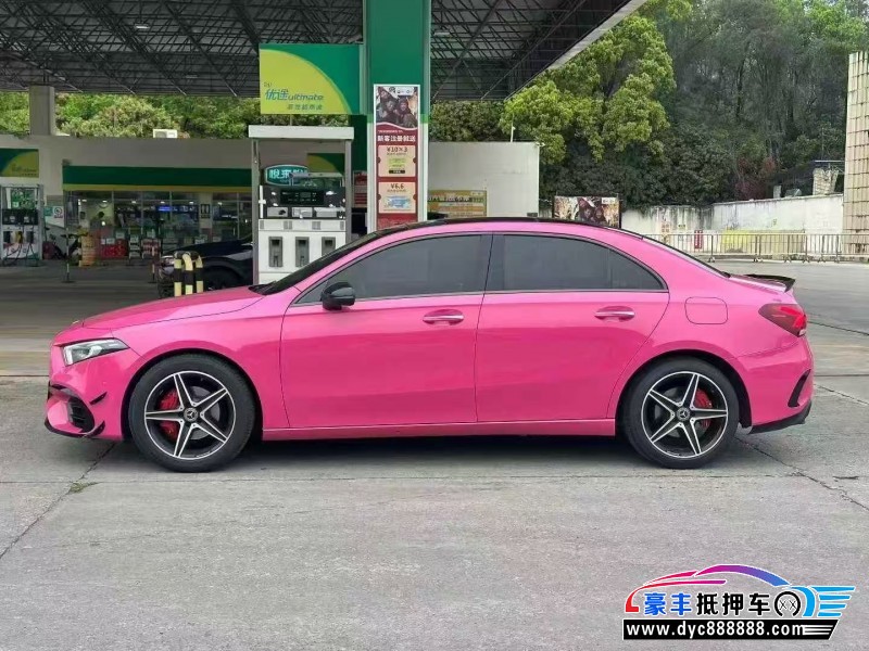 19年奔驰A轿车抵押车出售