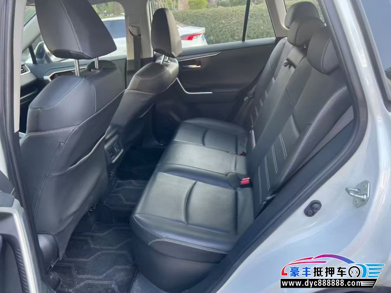 24年丰田RAV4轿车抵押车出售