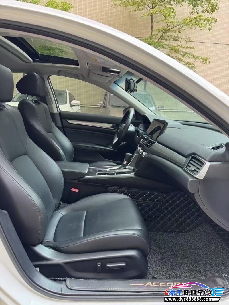 22年本田雅阁轿车抵押车出售