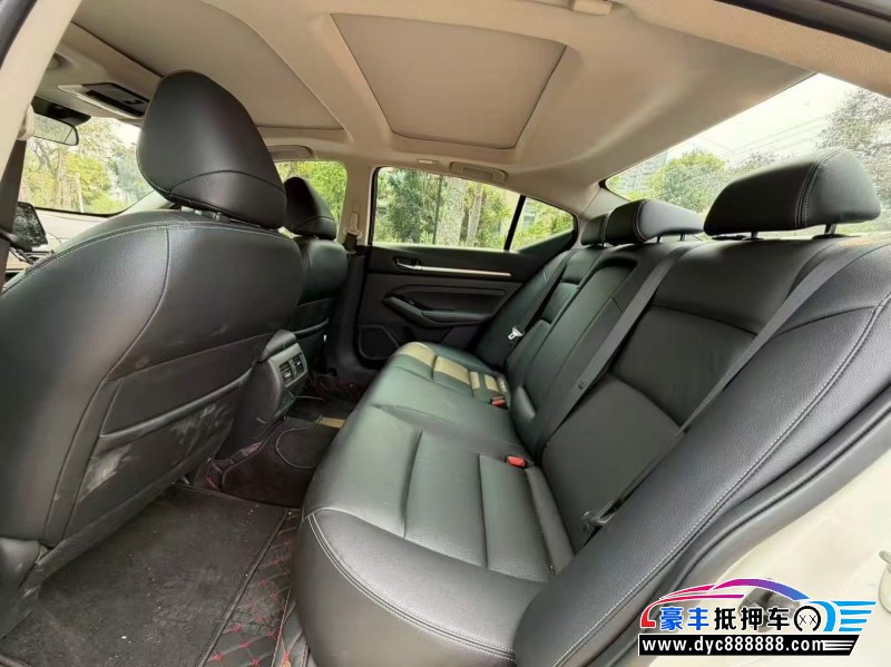 23年日产天籁轿车抵押车出售