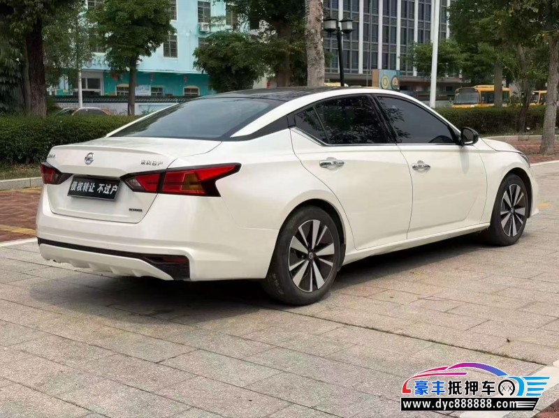 23年日产天籁轿车抵押车出售