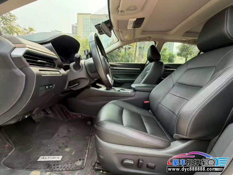 23年日产天籁轿车抵押车出售