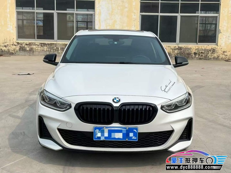 抵押车出售22年宝马1系轿车