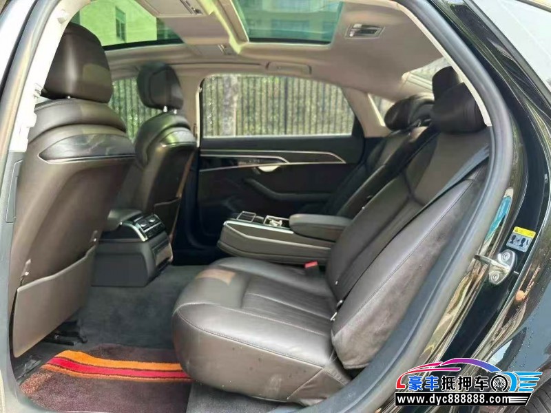 20年奥迪A8轿车抵押车出售