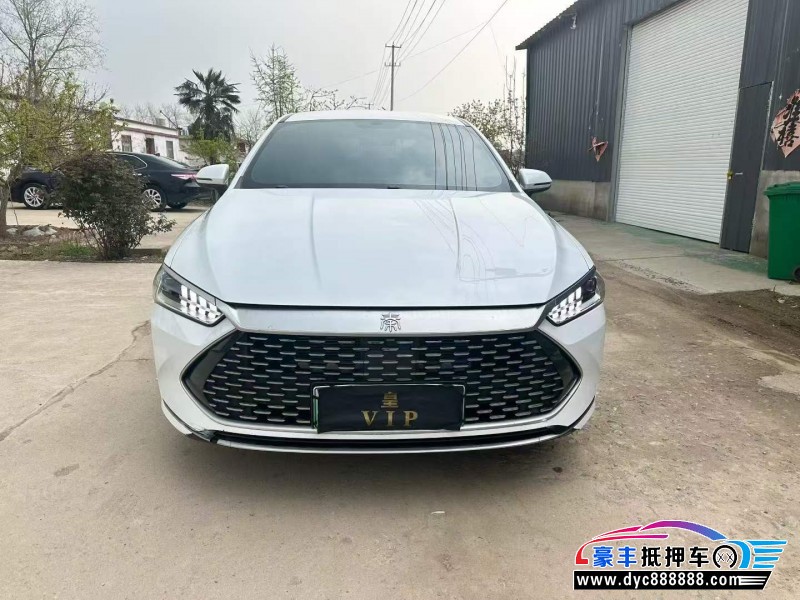 抵押车出售24年比亚迪秦轿车