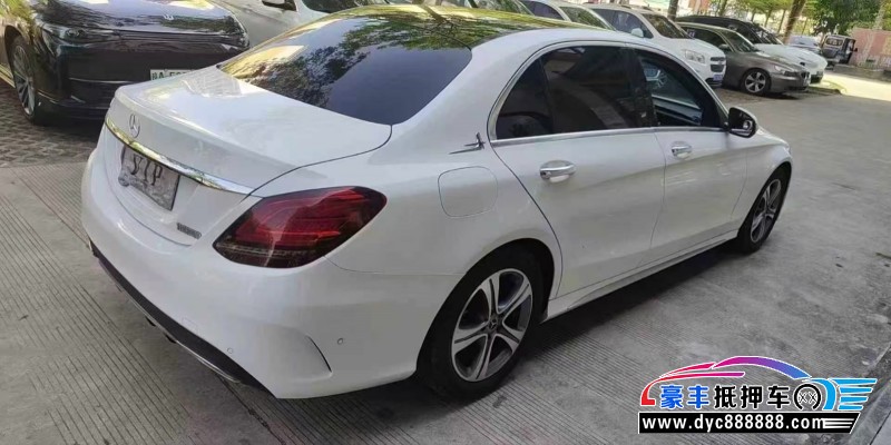 19年奔驰C轿车抵押车出售