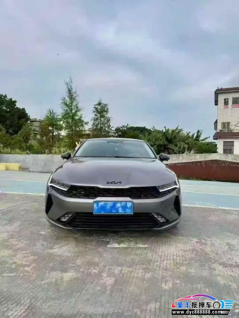 抵押车出售21年起亚K5轿车