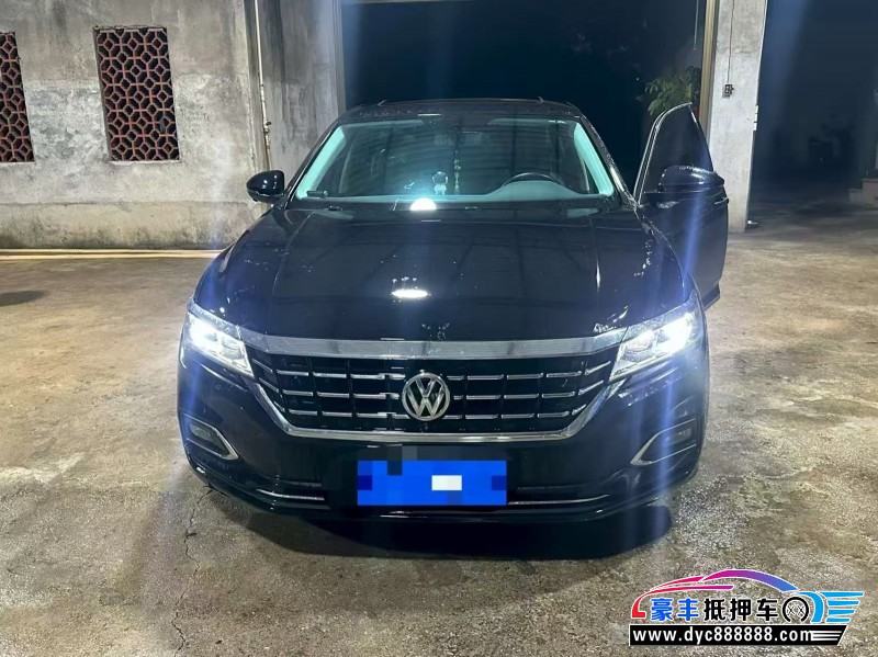 抵押车出售19年大众帕萨特轿车
