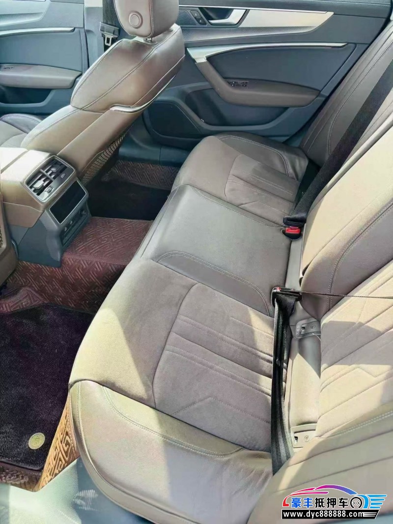 22年奥迪A7轿车抵押车出售