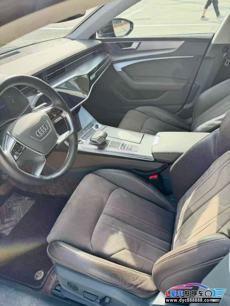 22年奥迪A7轿车抵押车出售