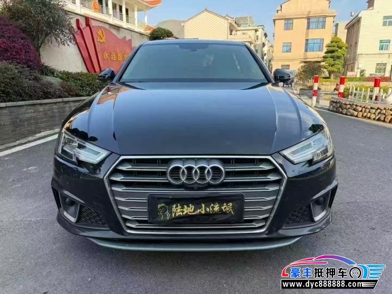 抵押车出售19年奥迪A4L轿车