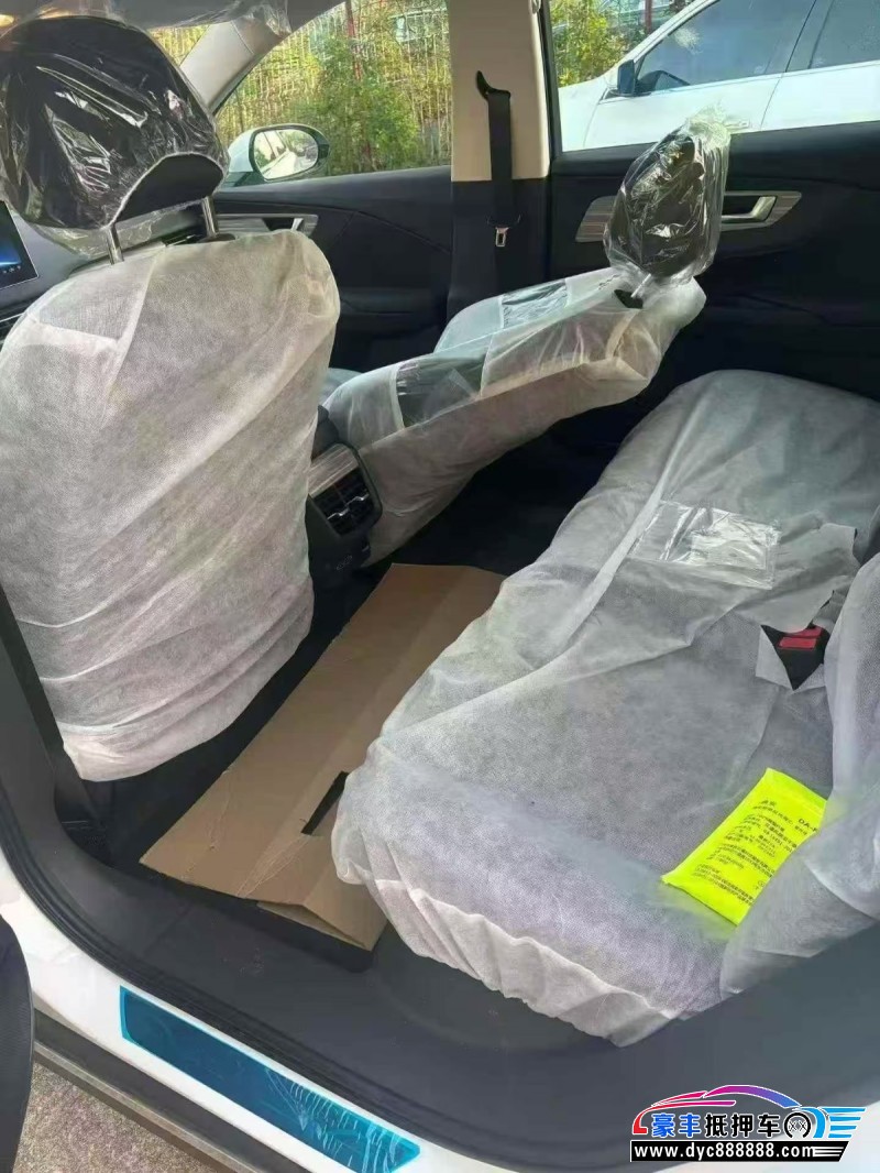 26年红旗EQM5轿车抵押车出售