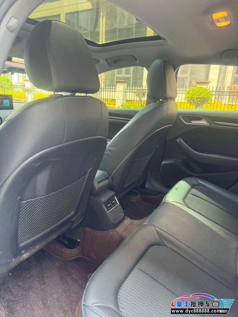 20年奥迪A3轿车抵押车出售