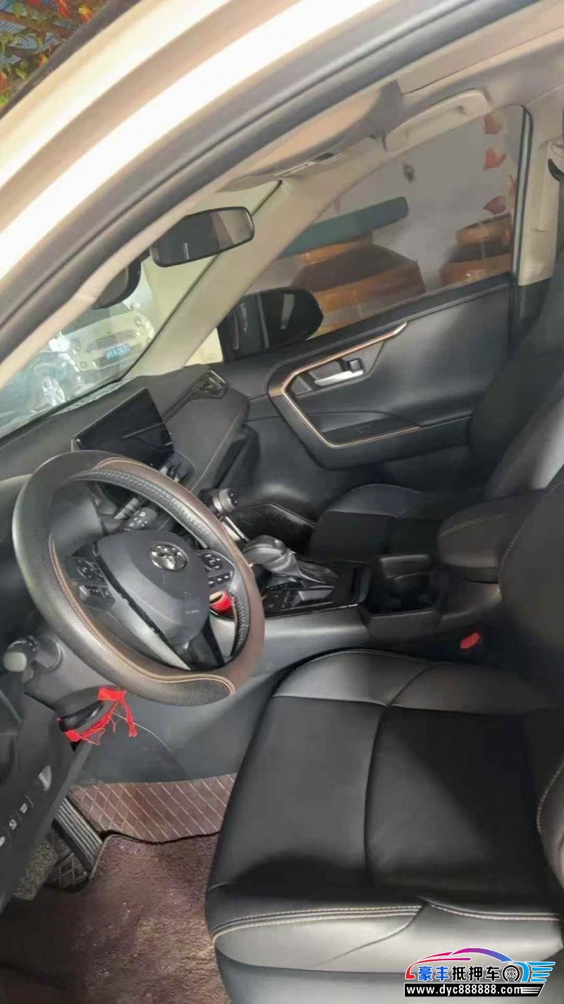 24年丰田威兰达轿车抵押车出售