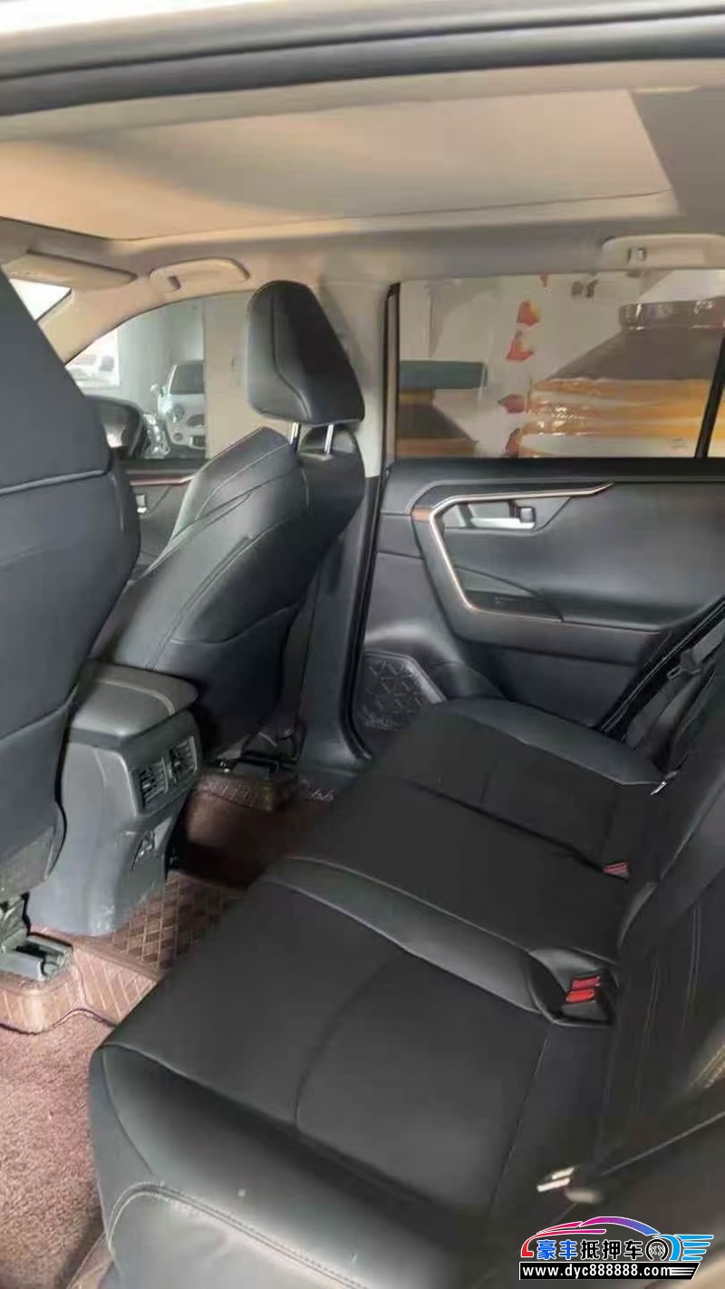 24年丰田威兰达轿车抵押车出售