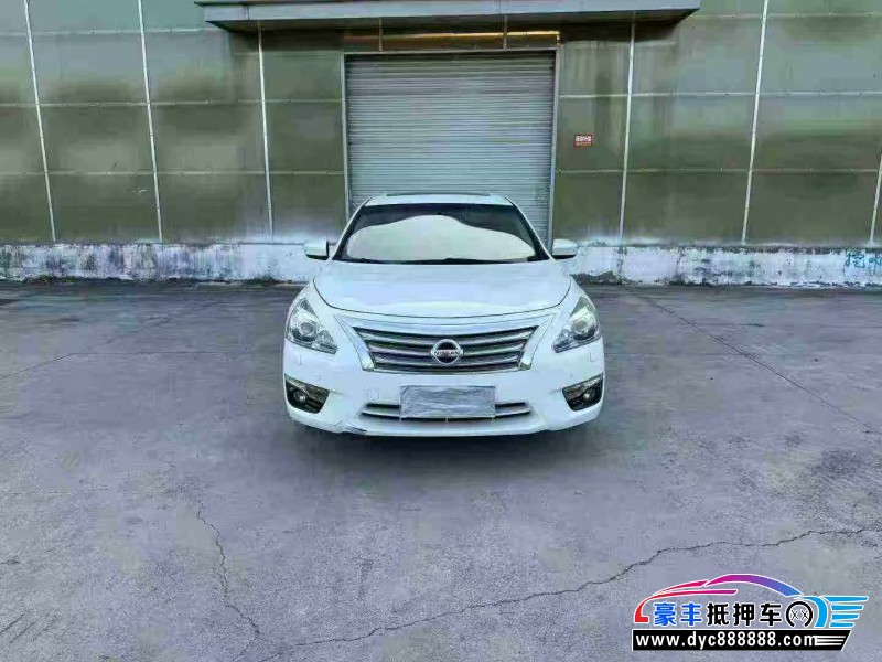 抵押车出售13年日产天籁轿车