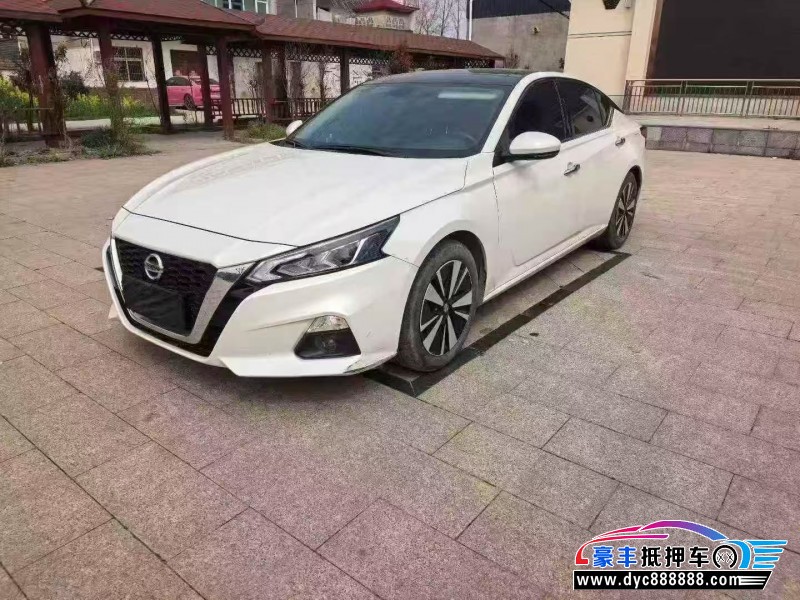 22年日产天籁轿车抵押车出售