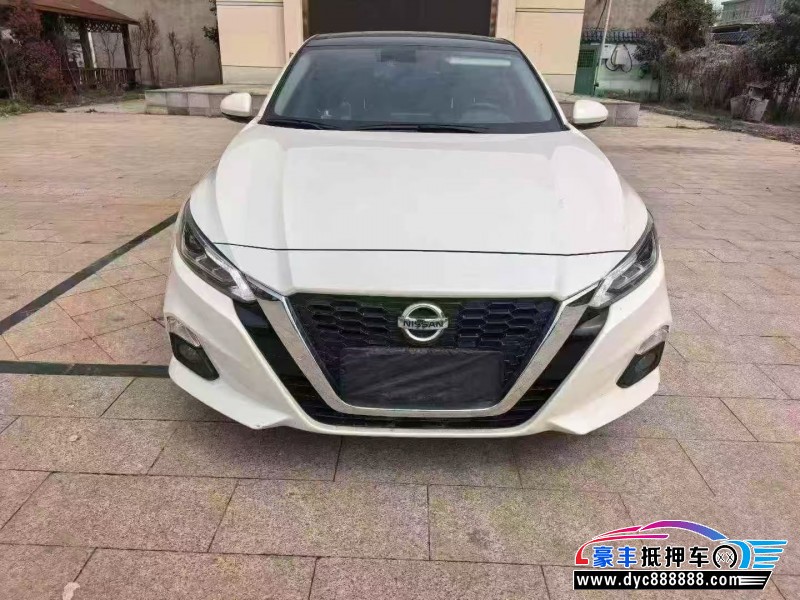 抵押车出售22年日产天籁轿车