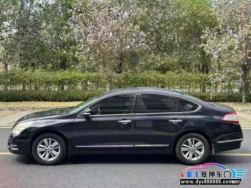 11年日产天籁轿车抵押车出售