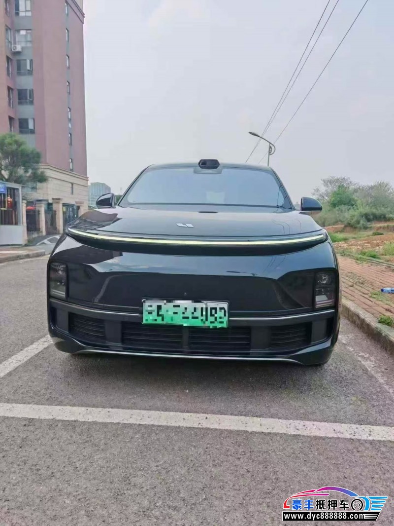 抵押车出售23年理想L9轿车