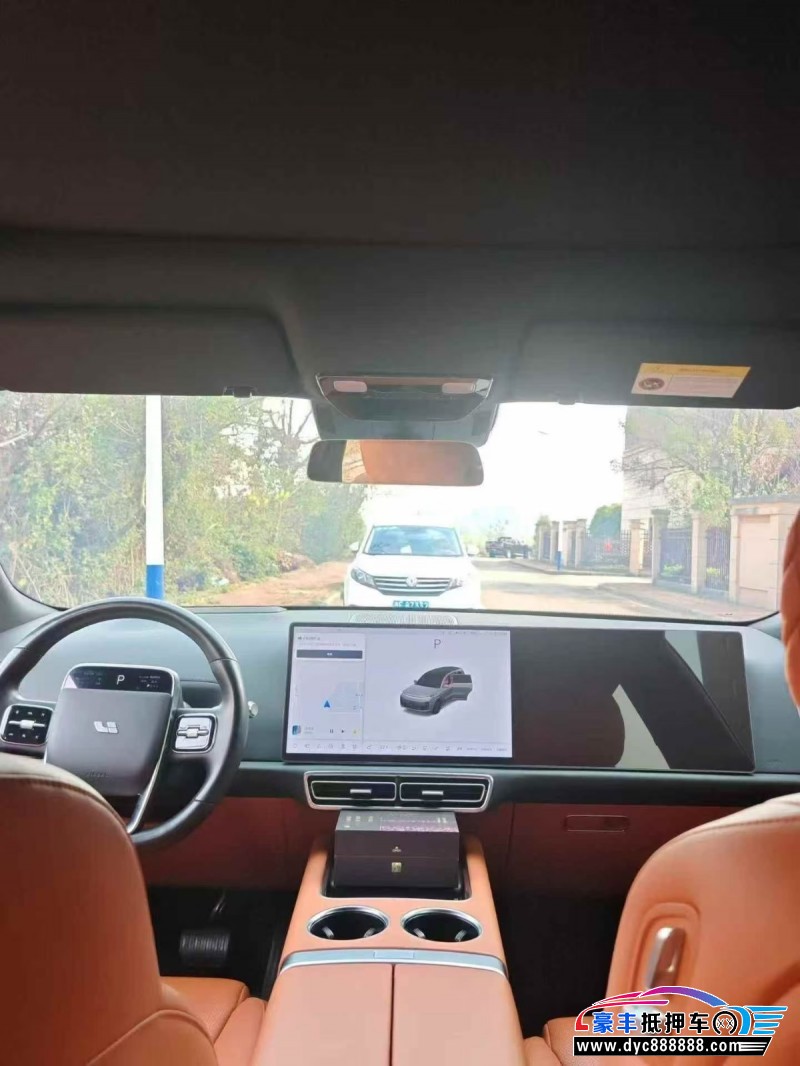 23年理想L9轿车抵押车出售