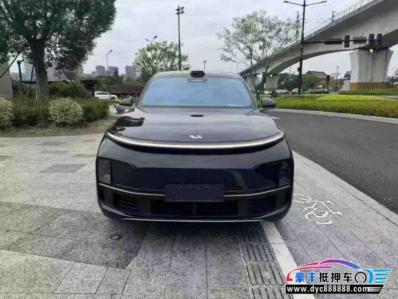 23年理想L9轿车抵押车出售