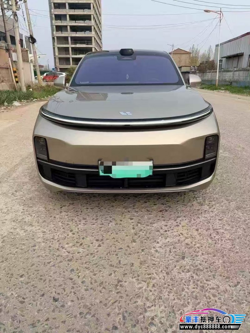 抵押车出售23年理想L9轿车