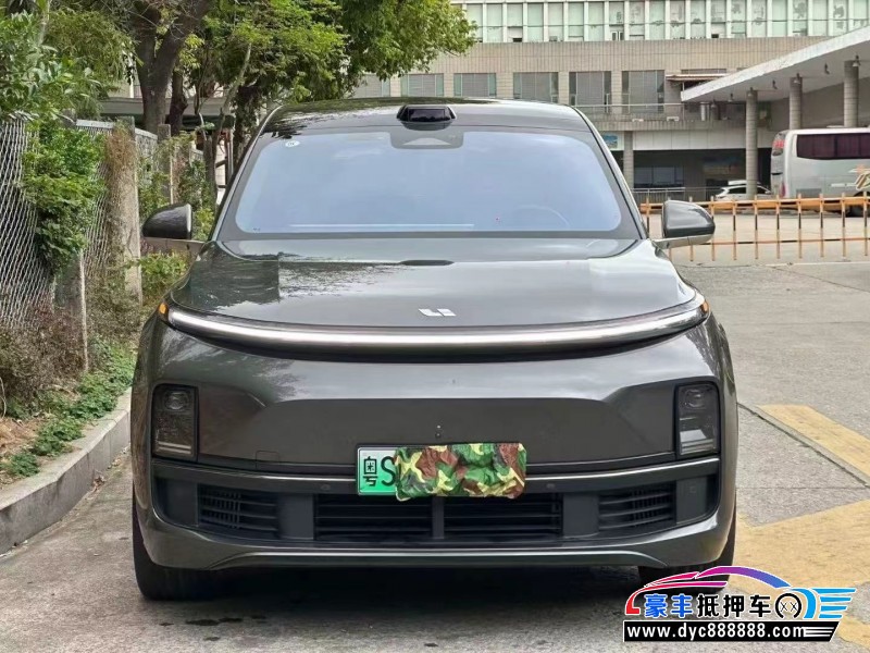 抵押车出售23年理想L9轿车