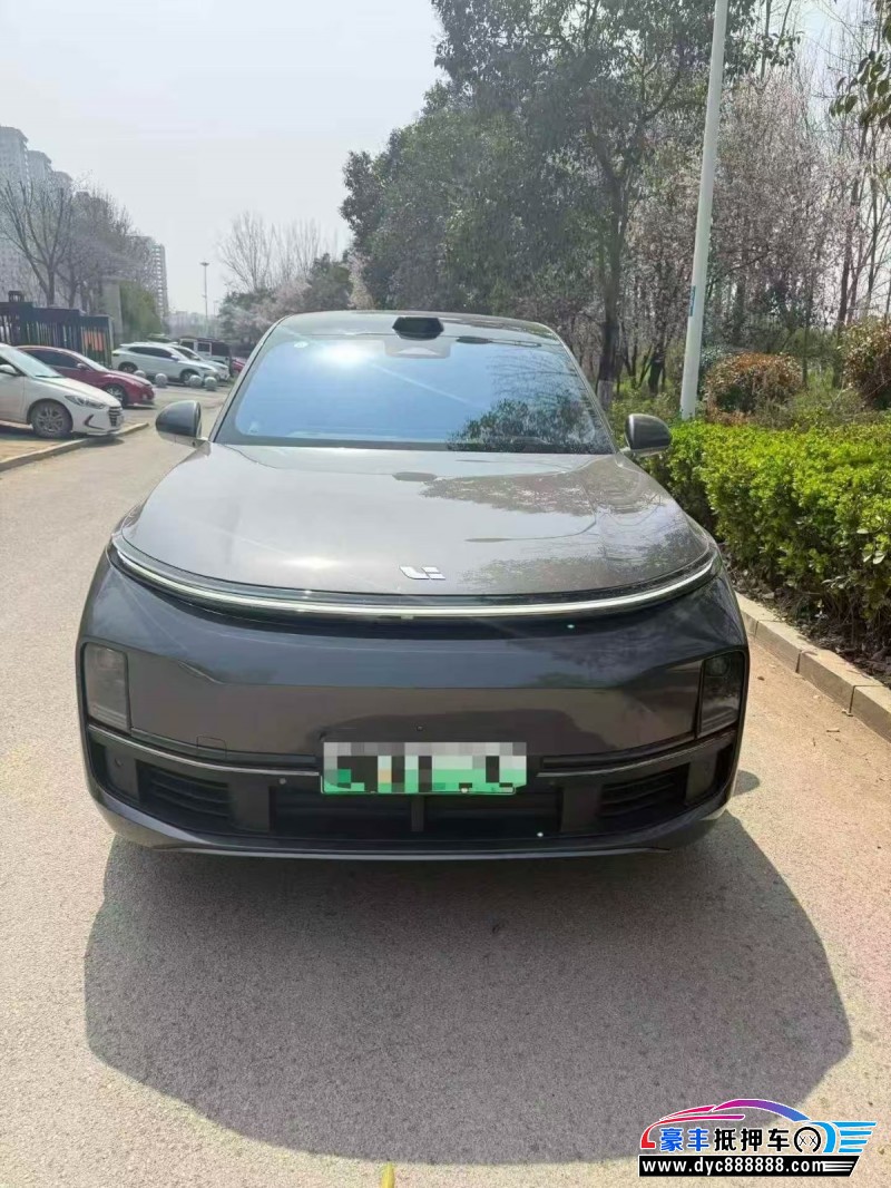 抵押车出售23年理想L9轿车