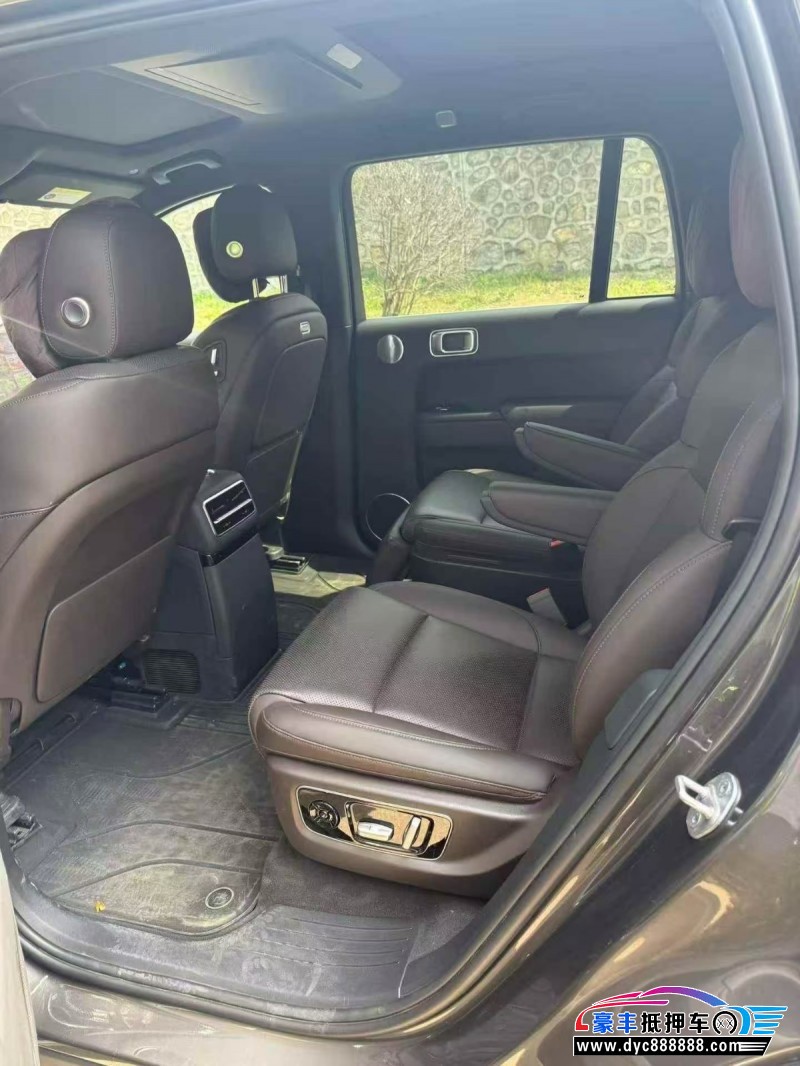 23年理想L9轿车抵押车出售