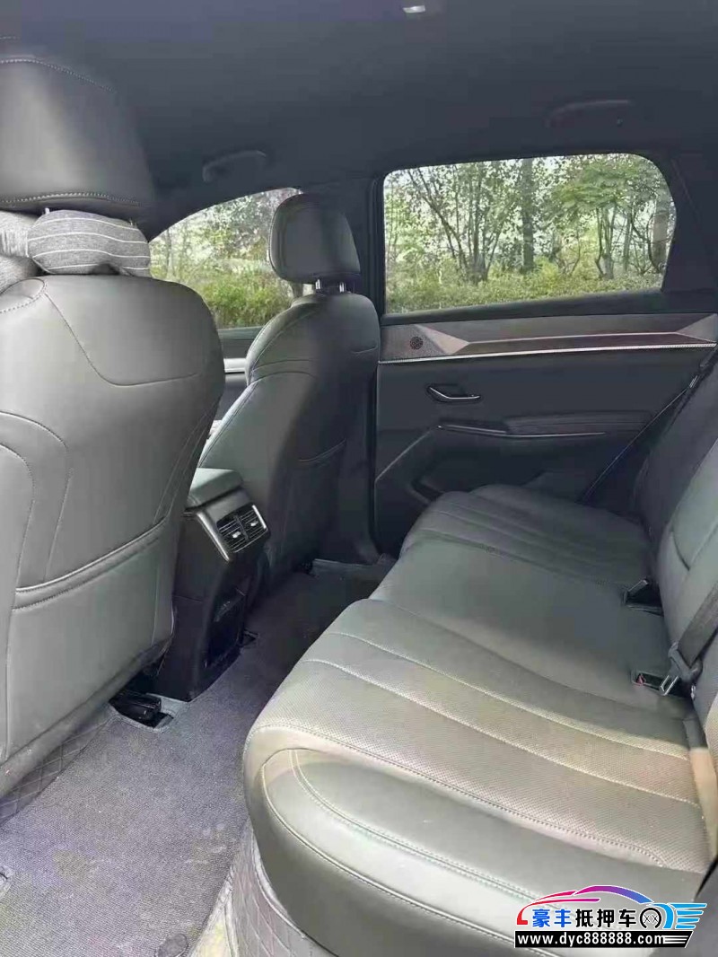 25年比亚迪宋轿车抵押车出售