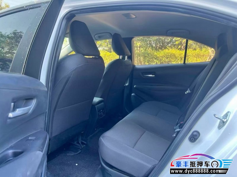 23年丰田雷凌轿车抵押车出售