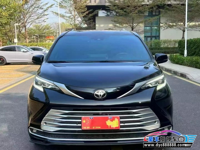 抵押车出售24年丰田塞纳轿车