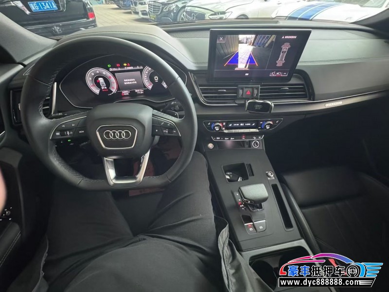 24年奥迪Q5轿车抵押车出售