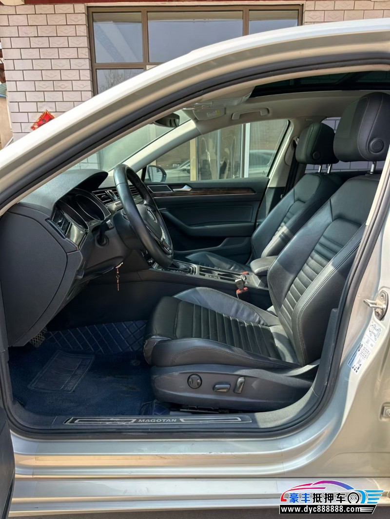 19年大众迈腾轿车抵押车出售