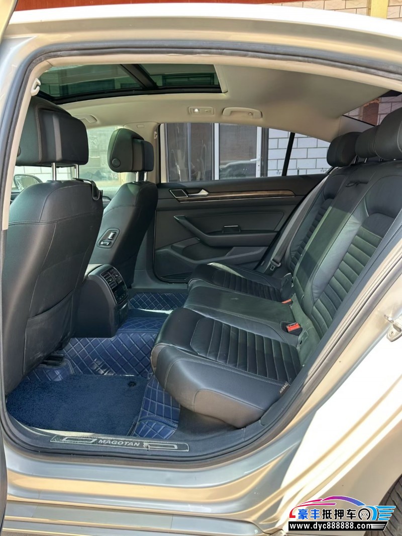 19年大众迈腾轿车抵押车出售