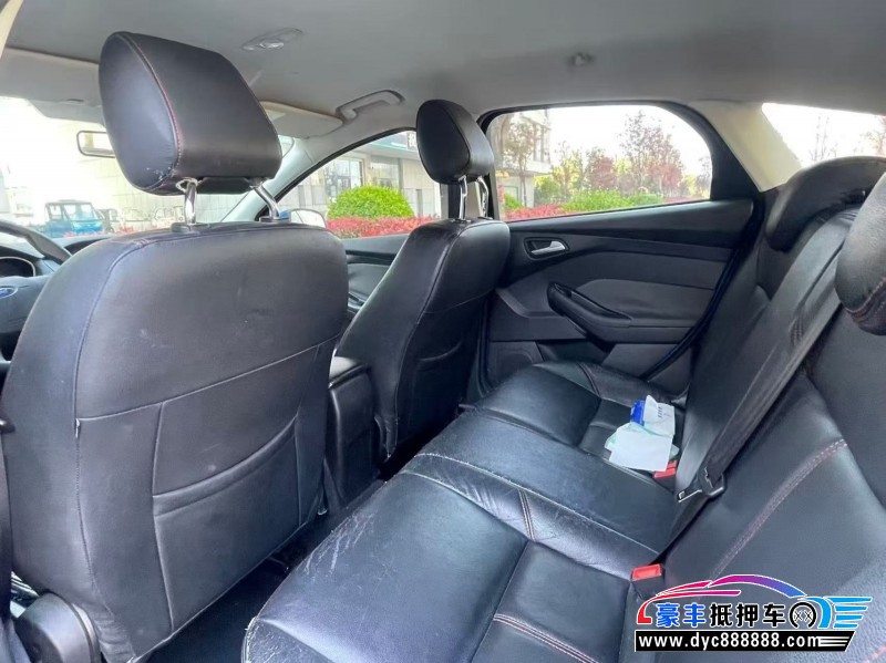 13年福特福克斯轿车抵押车出售