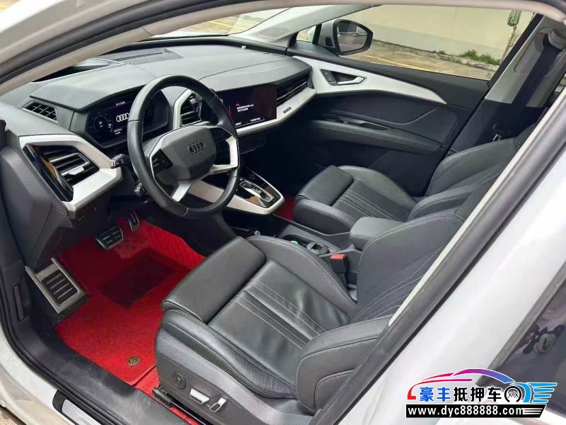 23年奥迪Q5轿车抵押车出售