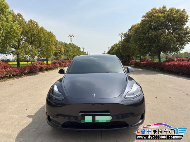 抵押车出售24年特斯拉Model Y轿车