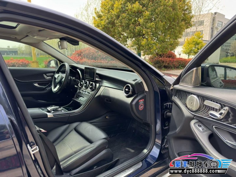 16年奔驰C轿车抵押车出售